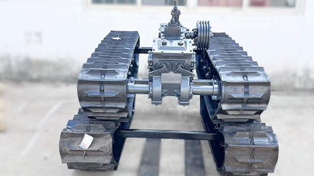 2米長(zhǎng)變速箱履帶底盤(pán)