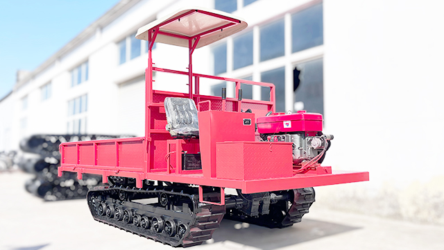 履帶運(yùn)輸車山區(qū)耐用抗造適配惡劣山路-春云機(jī)械